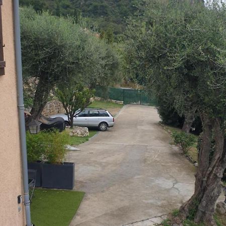 Aux Balcons du Riou avec vue mer 180 degrés Vence Extérieur photo