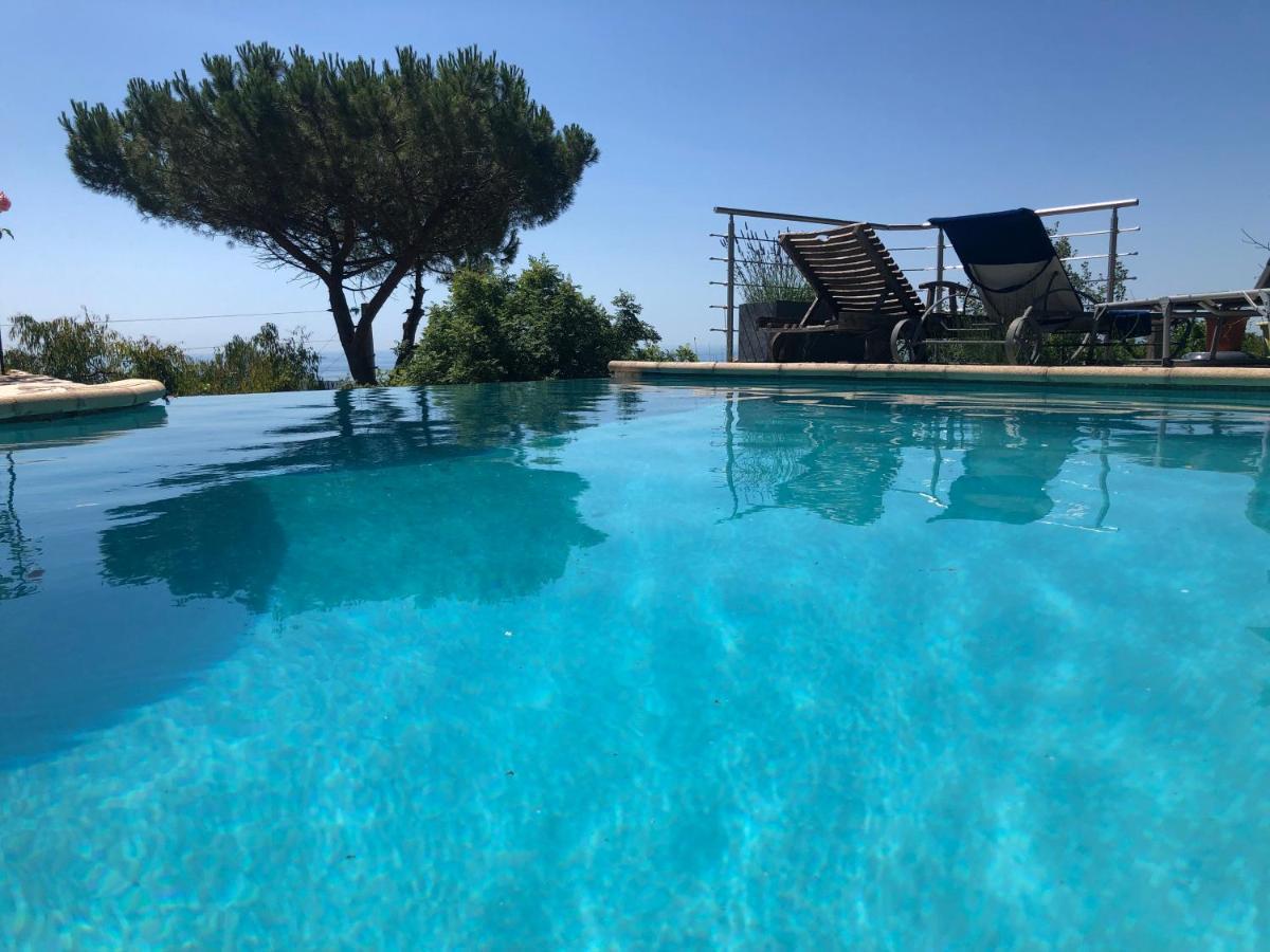 Aux Balcons du Riou avec vue mer 180 degrés Vence Extérieur photo
