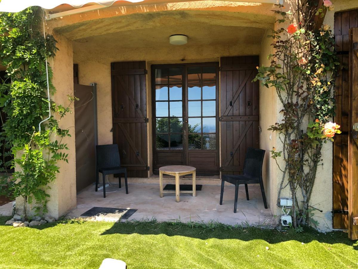Aux Balcons du Riou avec vue mer 180 degrés Vence Extérieur photo