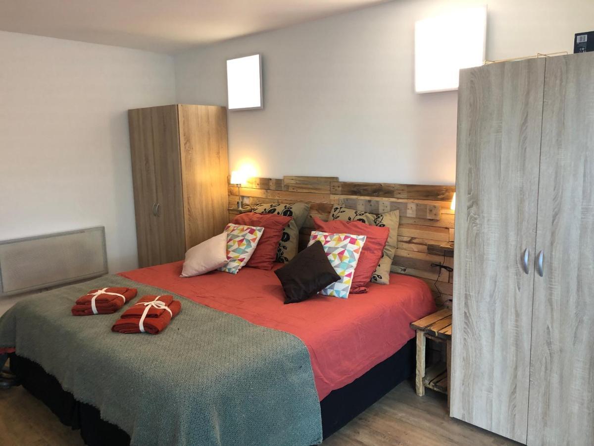 Aux Balcons du Riou avec vue mer 180 degrés Vence Extérieur photo