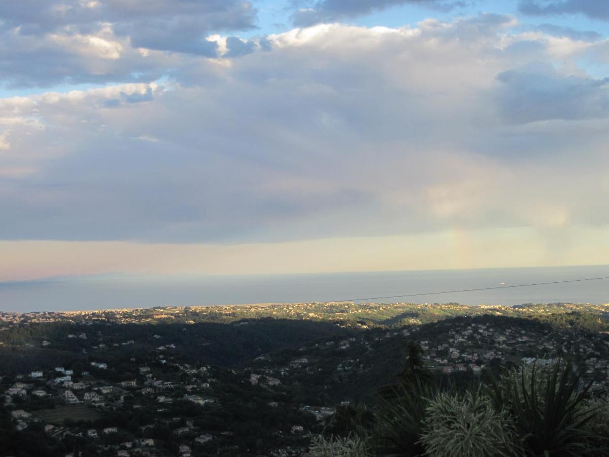 Aux Balcons du Riou avec vue mer 180 degrés Vence Extérieur photo