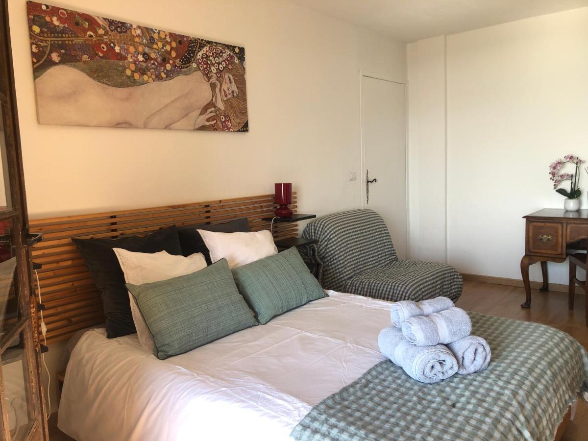 Aux Balcons du Riou avec vue mer 180 degrés Vence Extérieur photo