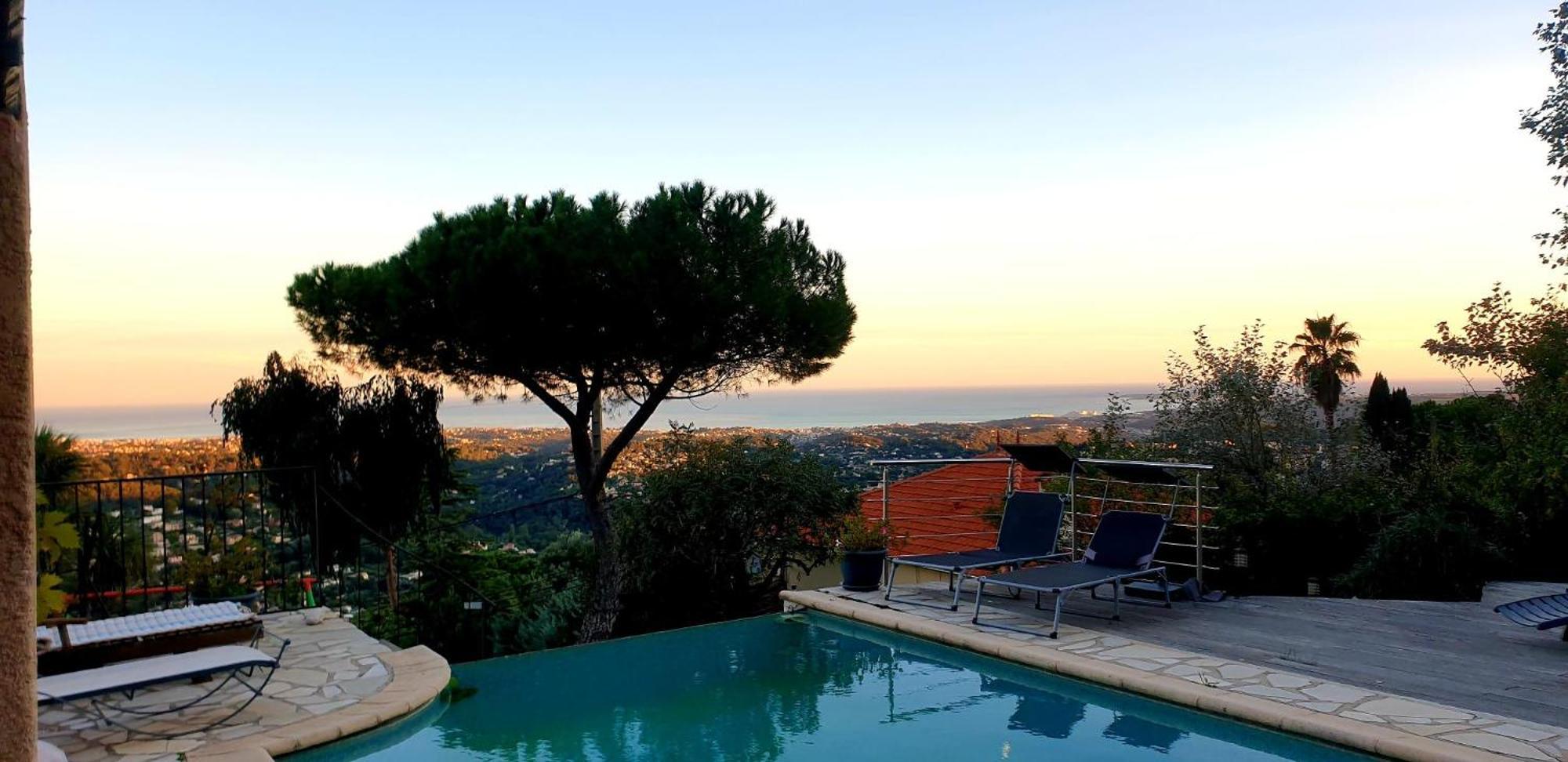 Aux Balcons du Riou avec vue mer 180 degrés Vence Extérieur photo